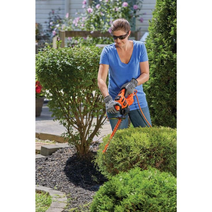 BLACK+DECKER N20D496Corta-sebes elétrico de 16 pol. ar livre